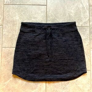 Athleta Heathered Gray Stretch Knit Active Mini Skirt Size Small